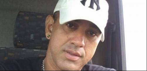 “Personagem” transporta larvas de camarão e se tornou referência